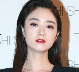 表情女明星网红,揭秘网红女明星的迷人表情魅力