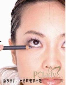 化妆仿明星网红,打造专属妆容风采